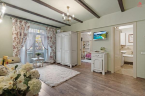 Feels Like Home - Old Town Apartment